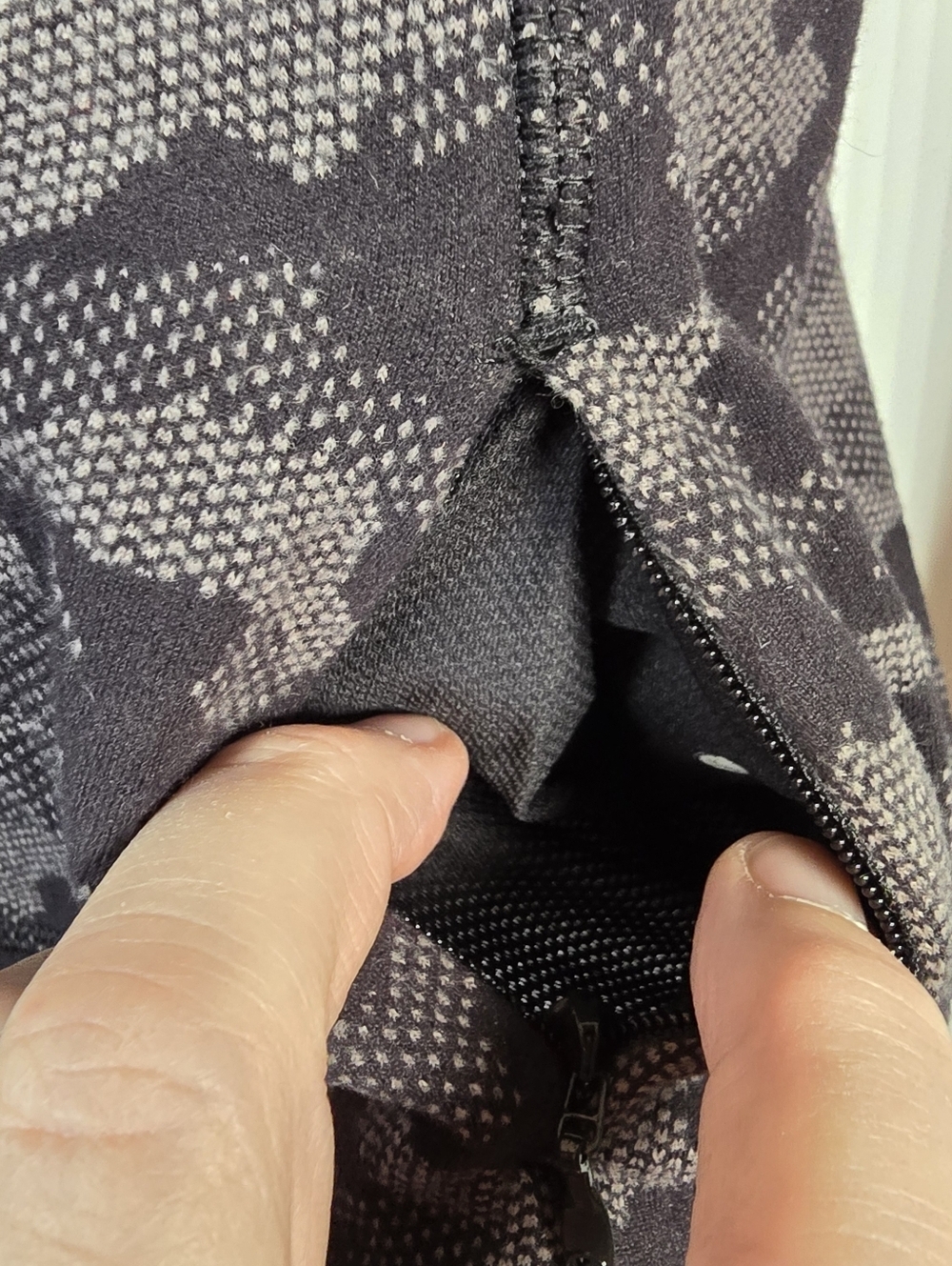 Lululemon Close to Crossing Long Sleeve Heritage Camo Jacquard Black Lunar Rock - Picture 11 of 15